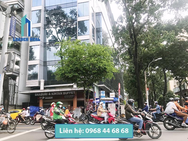 Lối vào văn phòng cho thuê Master building quận 3